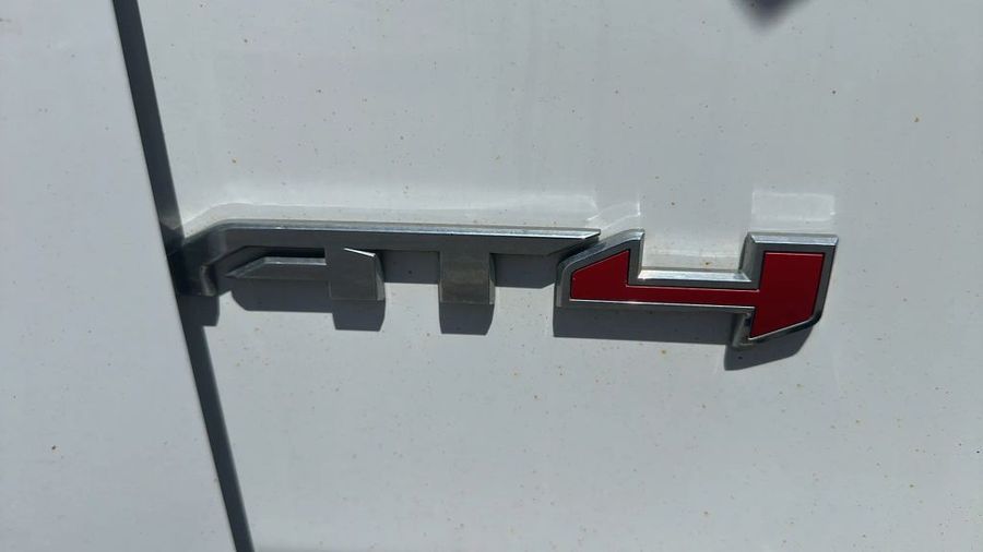 2023 GMC Yukon - Image 9