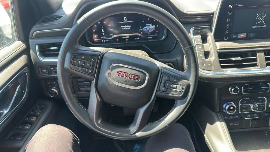 2023 GMC Yukon - Image 12