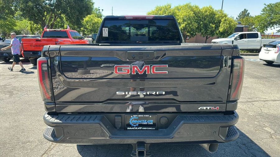2024 GMC Sierra 3500 HD Crew Cab - Image 4