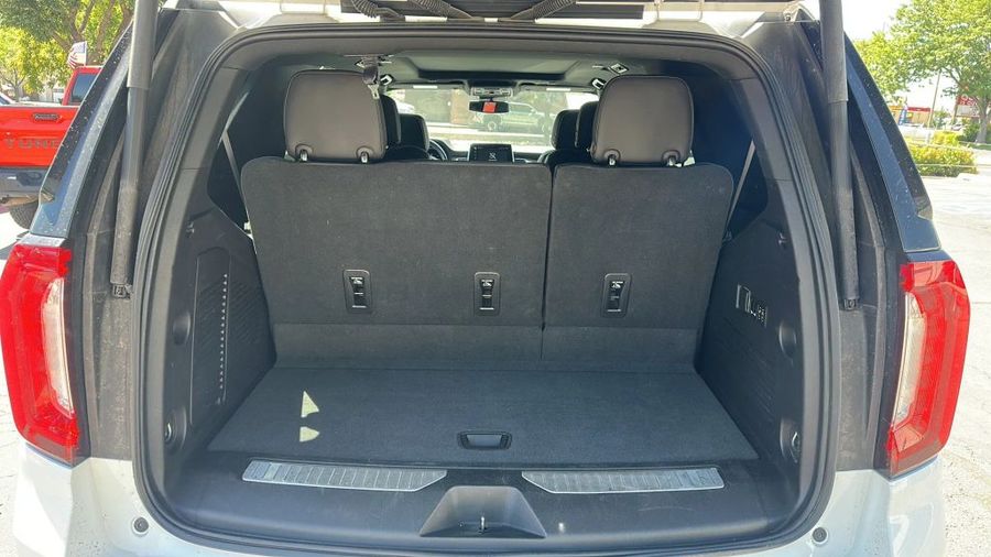2023 GMC Yukon - Image 22