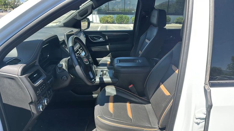 2023 GMC Yukon - Image 10