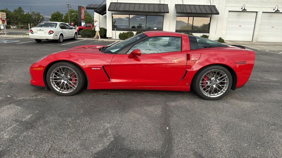 2007 Chevrolet Corvette Z06 - Image 2