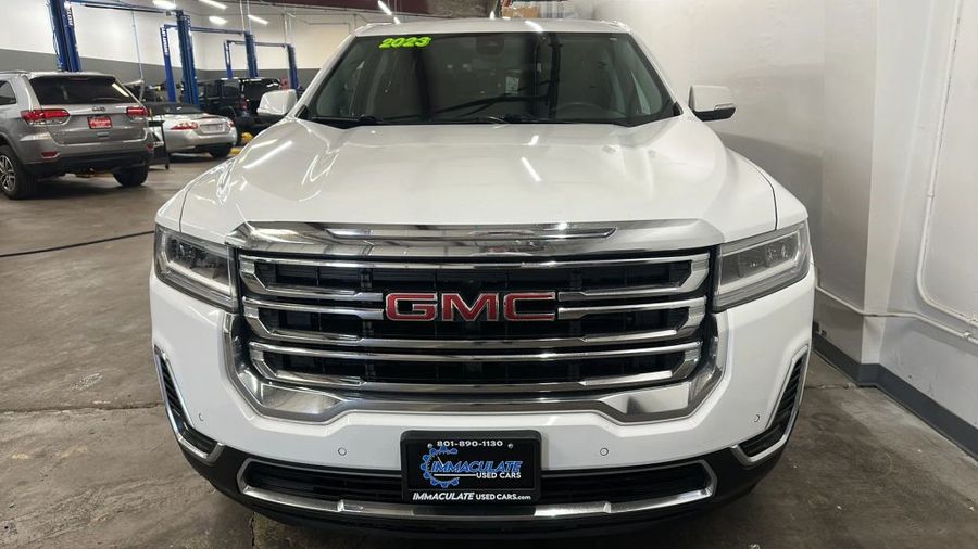 2023 GMC Acadia - Image 8