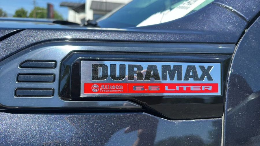 2024 GMC Sierra 3500 HD Crew Cab - Image 9