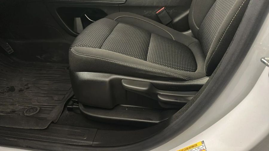 2023 GMC Acadia - Image 15