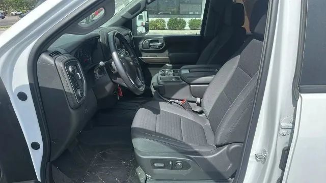 2022 Chevrolet Silverado 2500 HD Crew Cab - Image 9