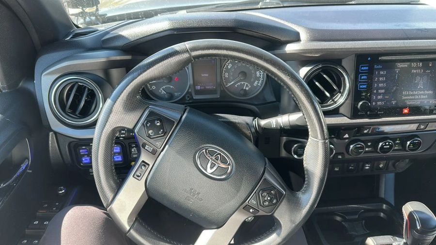 2017 Toyota Tacoma Double Cab - Image 11