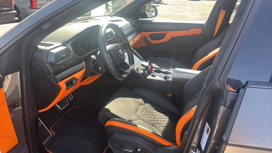 2023 Lamborghini Urus - Image 9