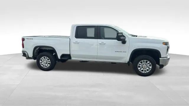 2022 Chevrolet Silverado 2500 HD Crew Cab - Image 6