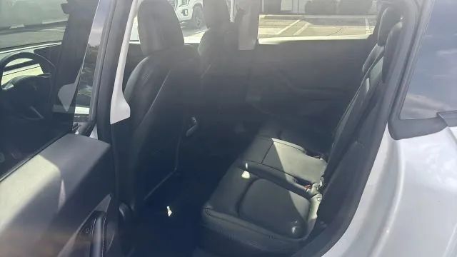 2021 Tesla Model Y - Image 10