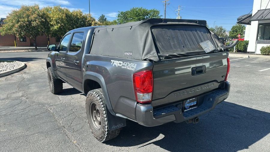 2017 Toyota Tacoma Double Cab - Image 3