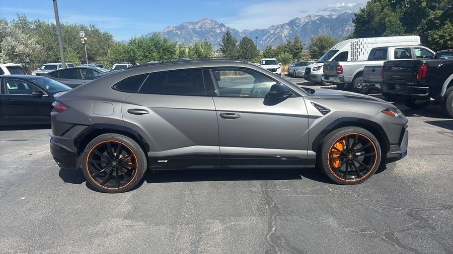 2023 Lamborghini Urus - Image 6