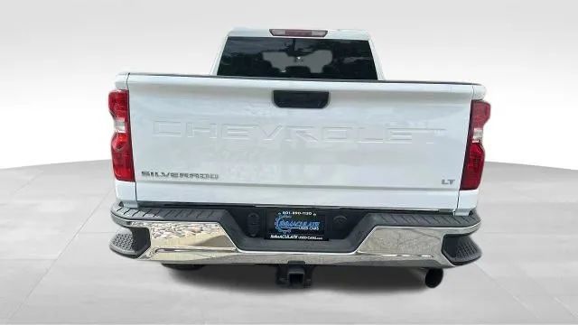 2022 Chevrolet Silverado 2500 HD Crew Cab - Image 4