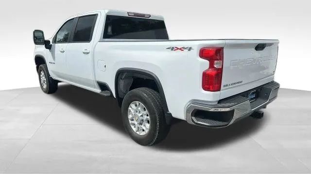 2022 Chevrolet Silverado 2500 HD Crew Cab - Image 3