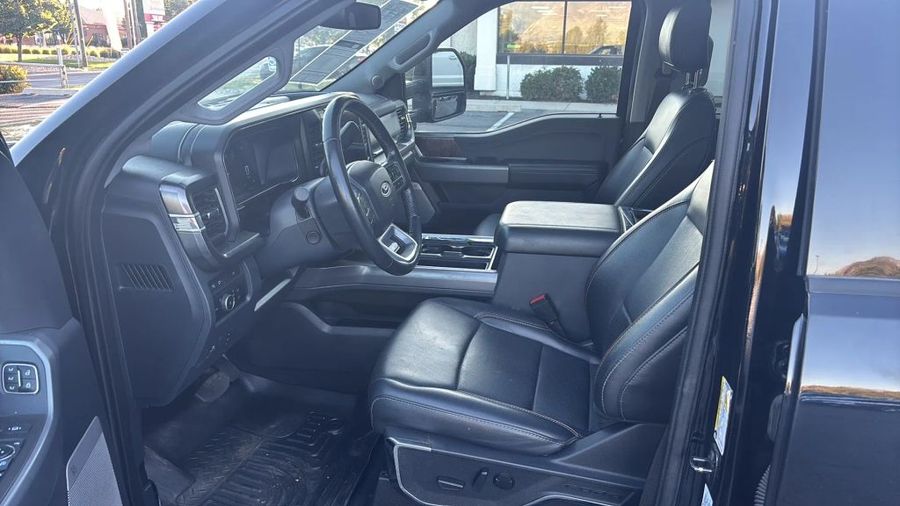 2024 Ford F450 Super Duty Crew Cab - Image 9
