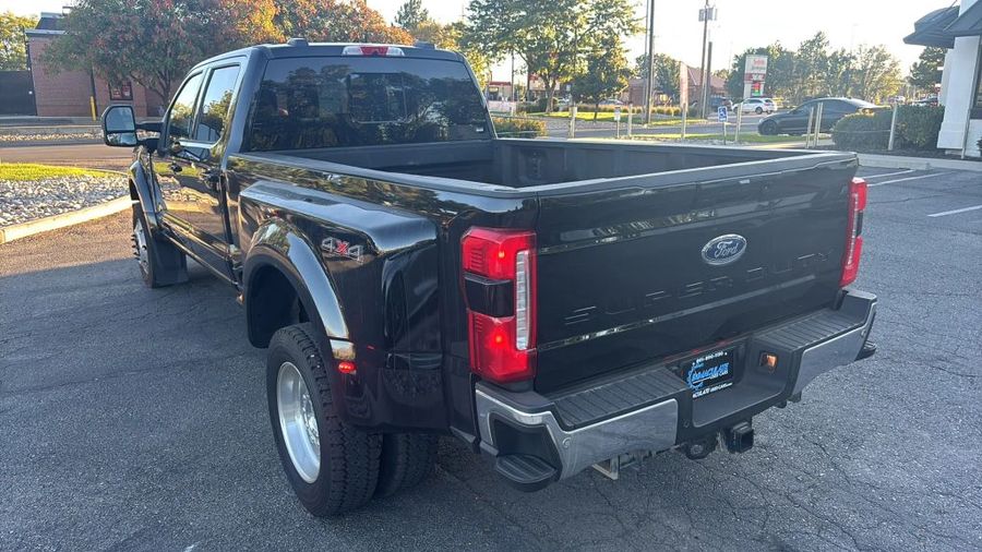 2024 Ford F450 Super Duty Crew Cab - Image 3