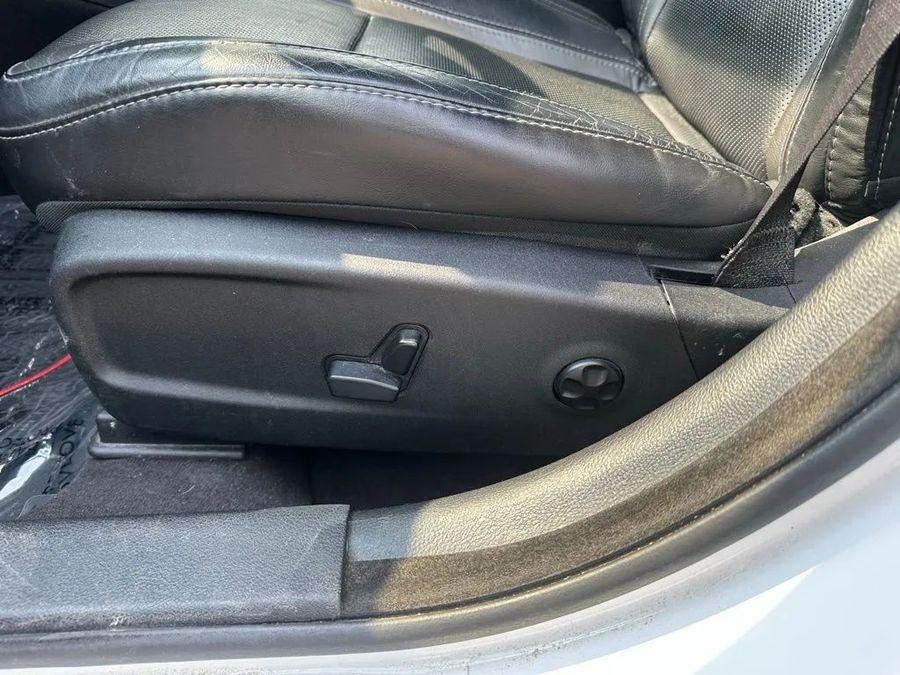 2017 Dodge Charger - Image 10