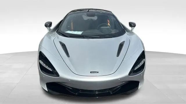 2022 McLaren 720S - Image 8