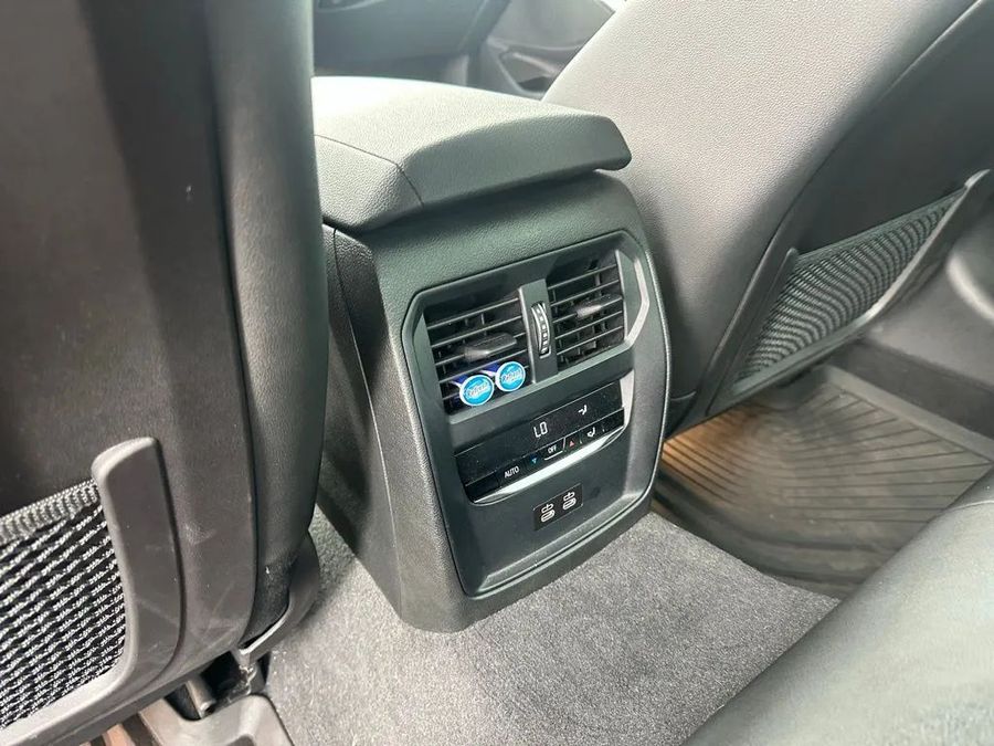 2021 BMW 3 Series - Image 19