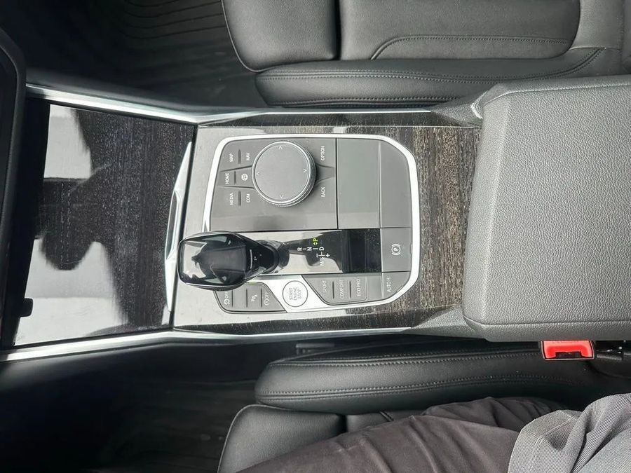 2021 BMW 3 Series - Image 15