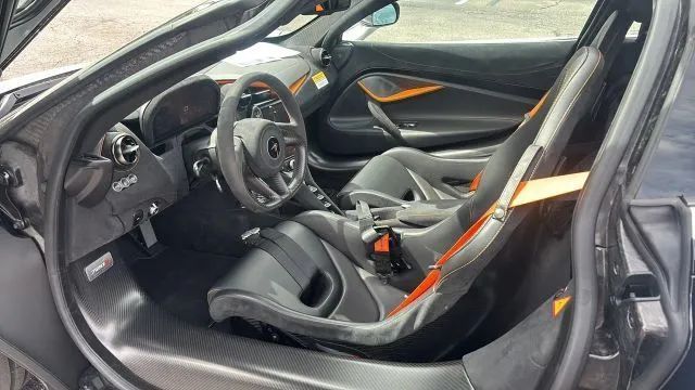 2022 McLaren 720S - Image 9