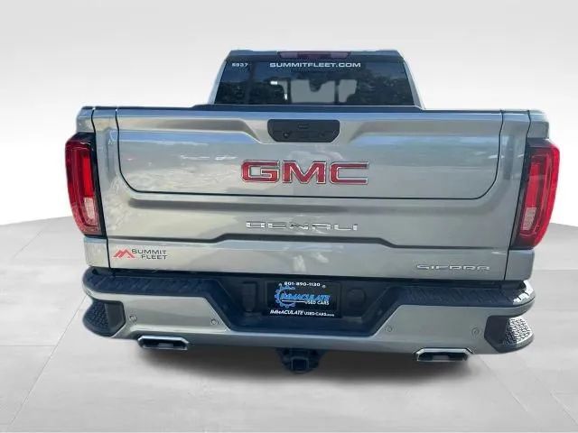 2023 GMC Sierra 1500 Crew Cab - Image 4