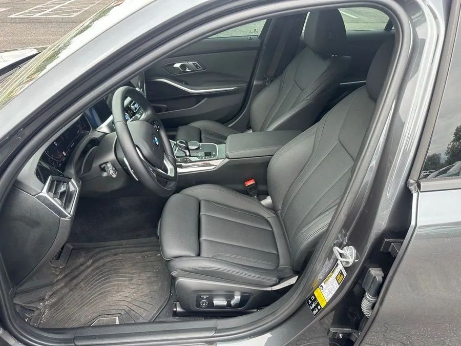 2021 BMW 3 Series - Image 9