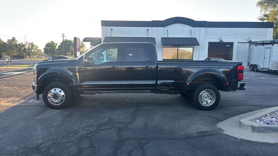 2024 Ford F450 Super Duty Crew Cab - Image 2