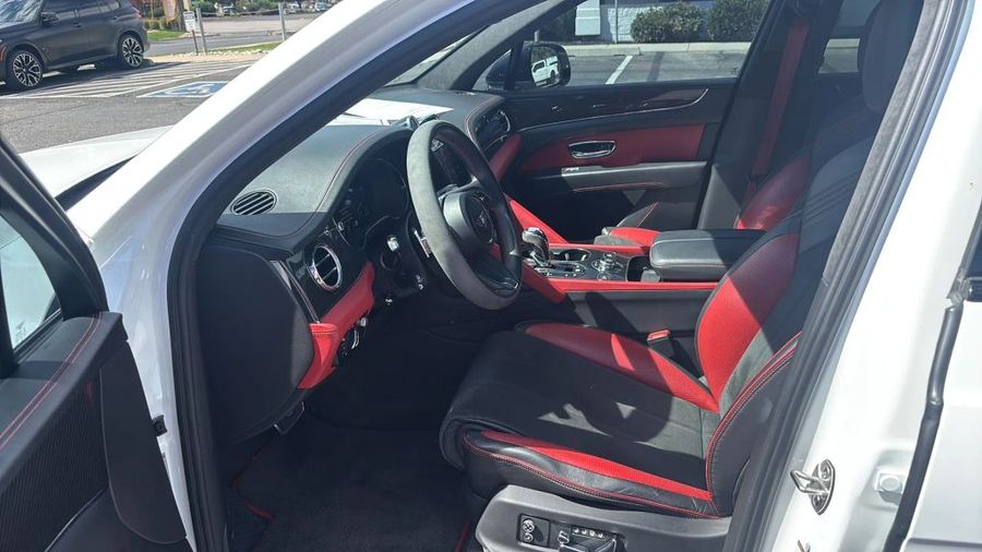 2022 Bentley Bentayga - Image 13