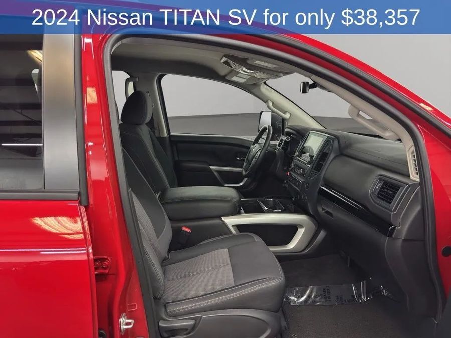 2024 Nissan Titan Crew Cab - Image 21