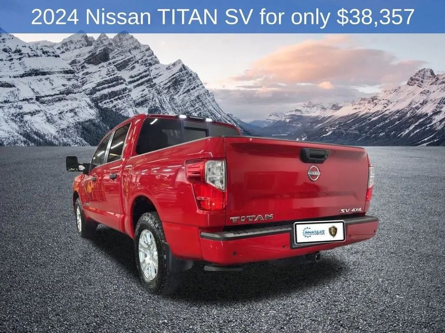 2024 Nissan Titan Crew Cab - Image 3