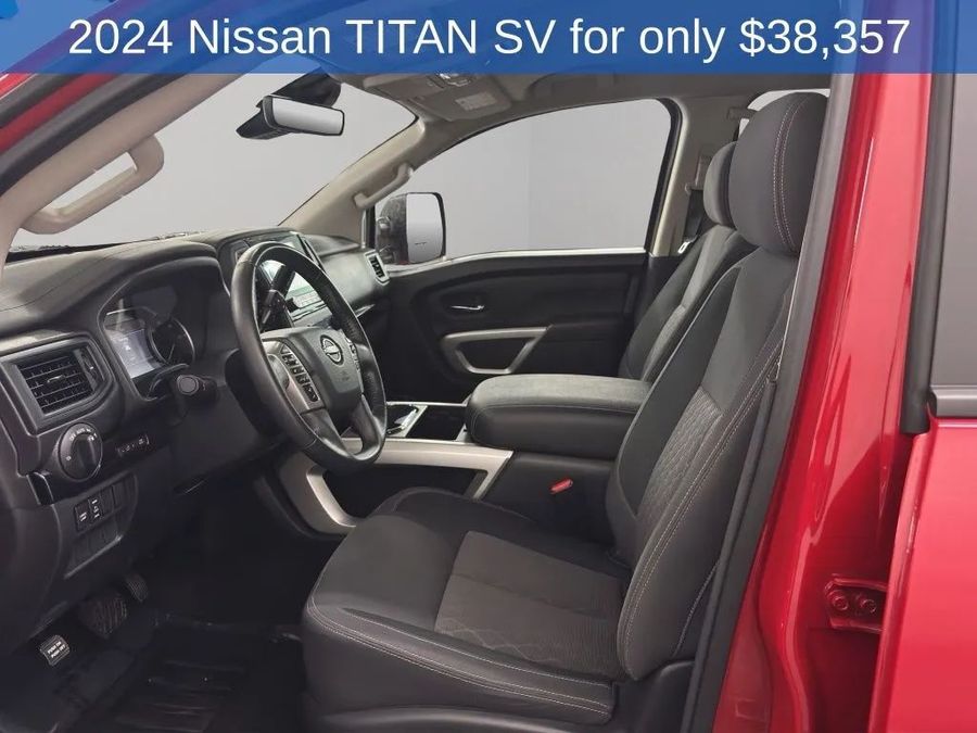 2024 Nissan Titan Crew Cab - Image 9