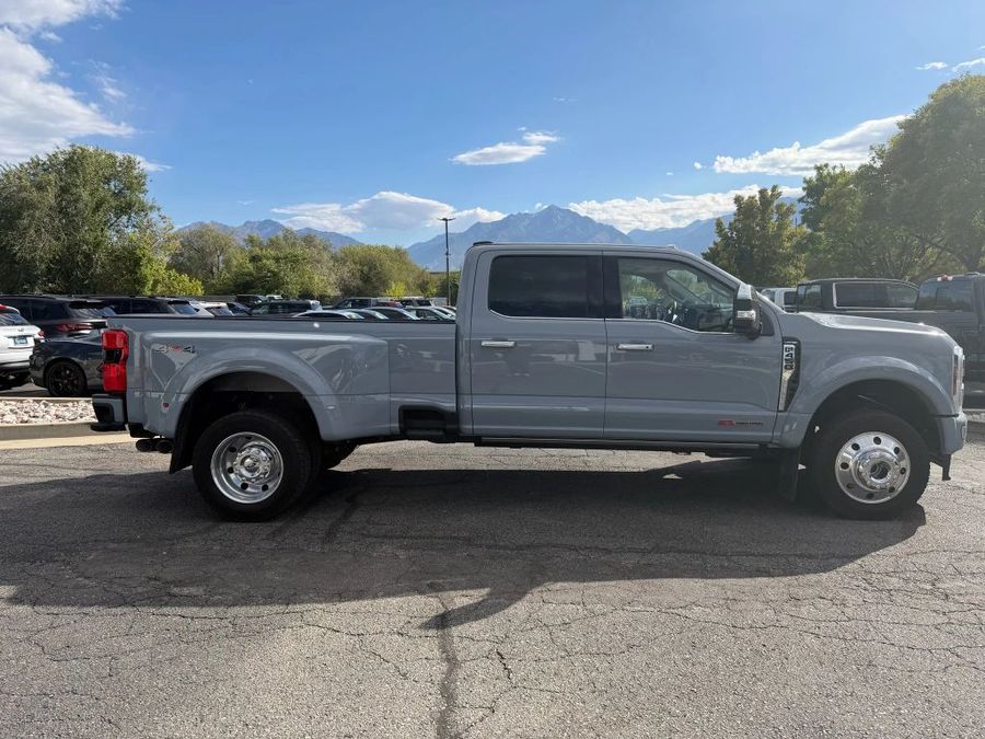 2024 Ford F450 Super Duty Crew Cab - Image 6