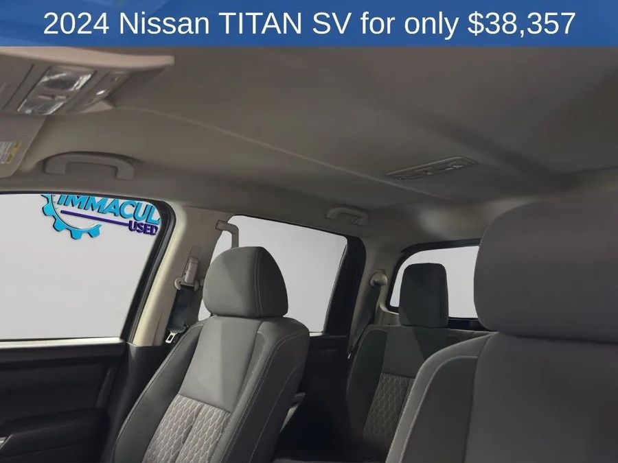 2024 Nissan Titan Crew Cab - Image 18