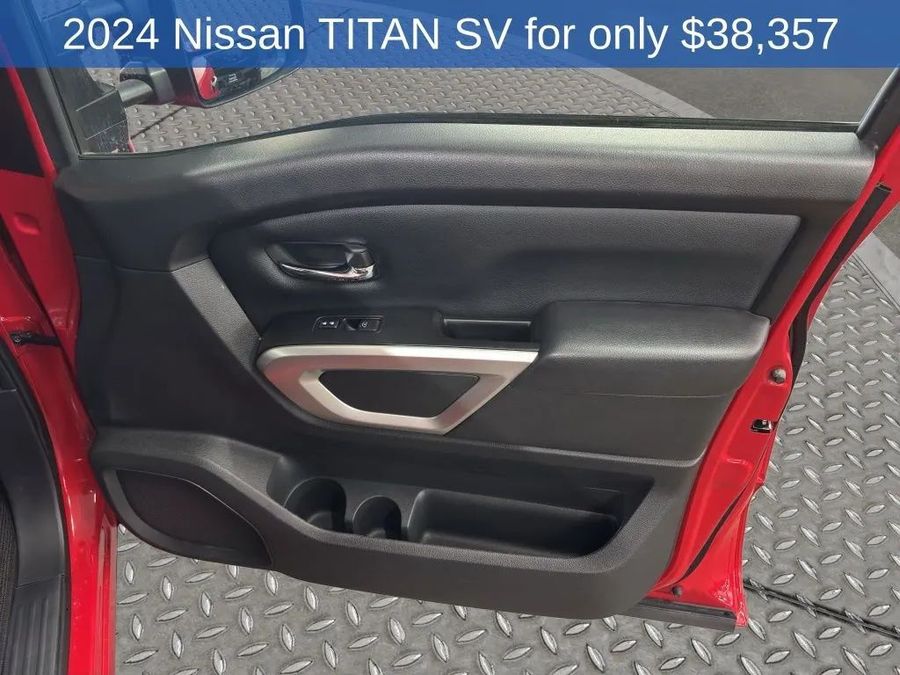 2024 Nissan Titan Crew Cab - Image 22