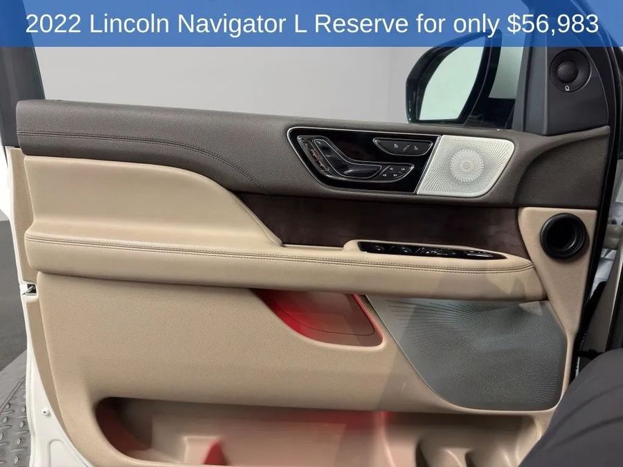 2022 Lincoln Navigator L Reserve - Image 12