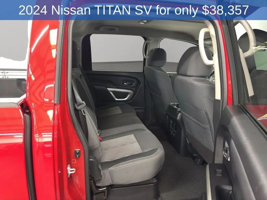 2024 Nissan Titan Crew Cab - Image 19