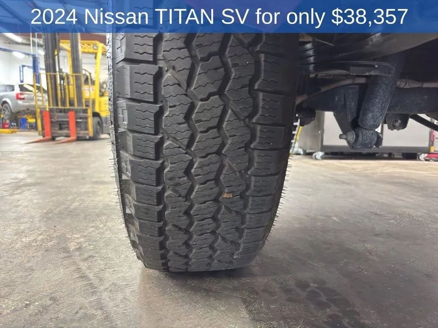 2024 Nissan Titan Crew Cab - Image 29