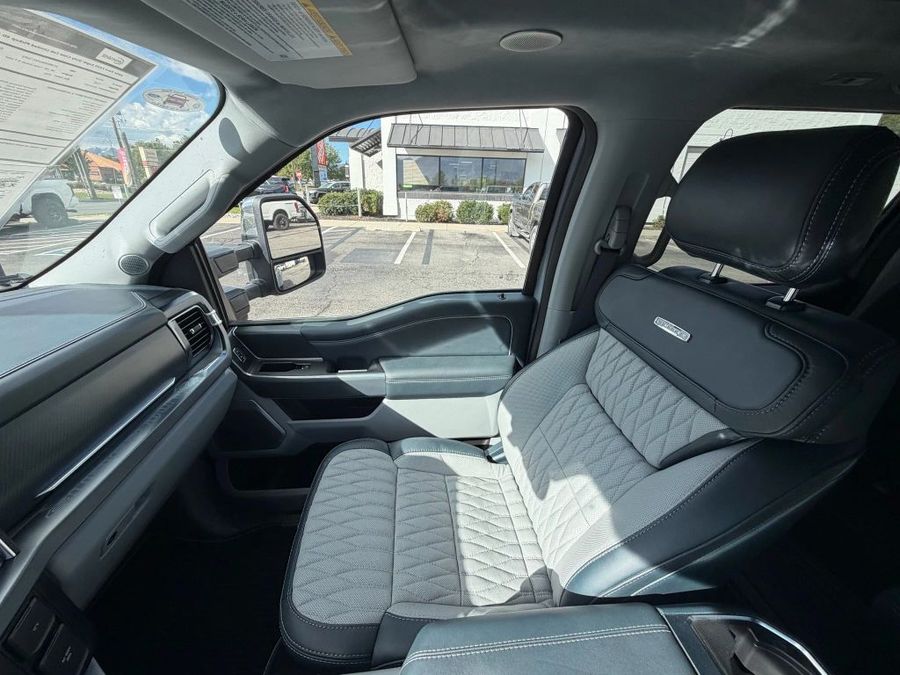 2024 Ford F450 Super Duty Crew Cab - Image 17