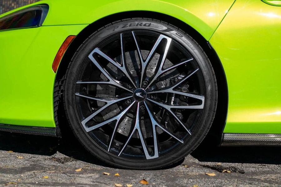 2023 McLaren GT - Image 11