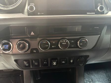 2023 Toyota Tacoma Double Cab - Image 19
