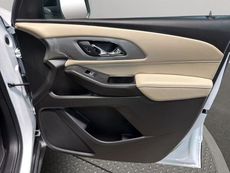 2023 Chevrolet Traverse - Image 22