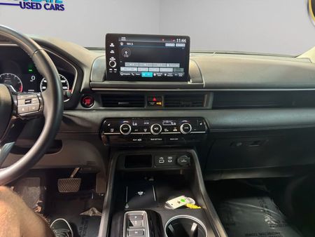 2023 Honda Pilot - Image 12