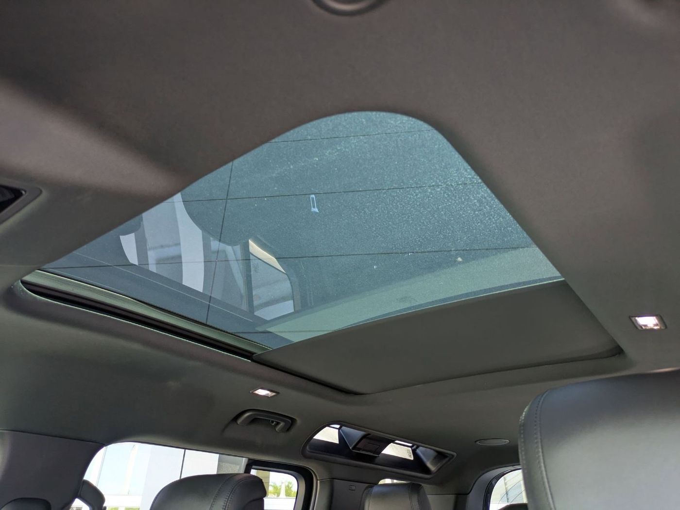 2023 Land Rover Defender 110 V8 - Image 9