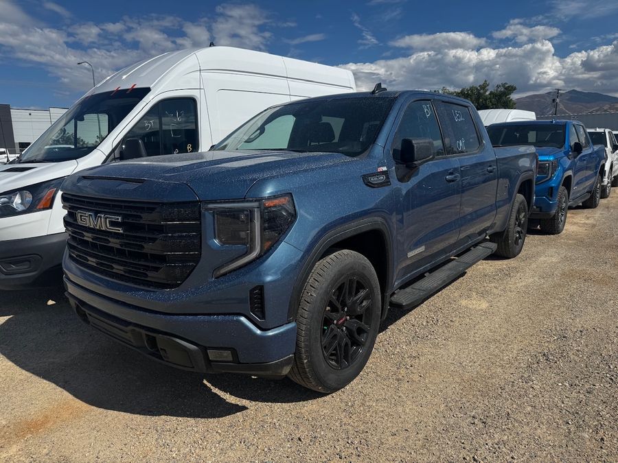 2024 GMC Sierra 1500 Crew Cab - Image 2