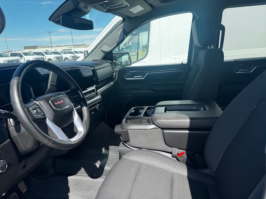 2024 GMC Sierra 1500 Crew Cab - Image 4