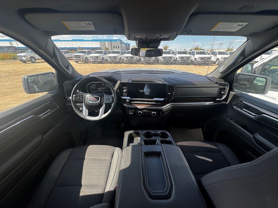 2024 GMC Sierra 1500 Crew Cab - Image 6