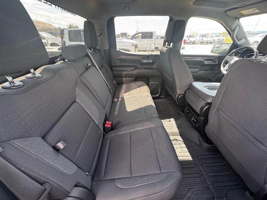 2024 GMC Sierra 1500 Crew Cab - Image 9