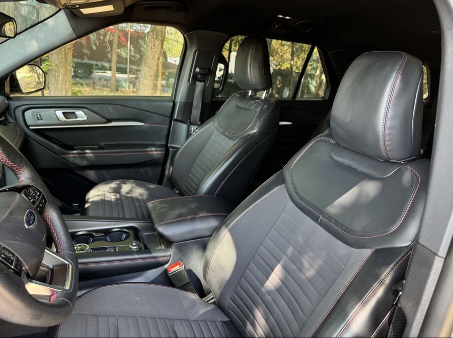 2025 Ford Explorer ST - Image 5