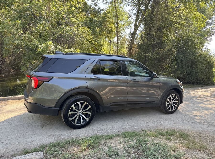 2025 Ford Explorer ST - Image 7